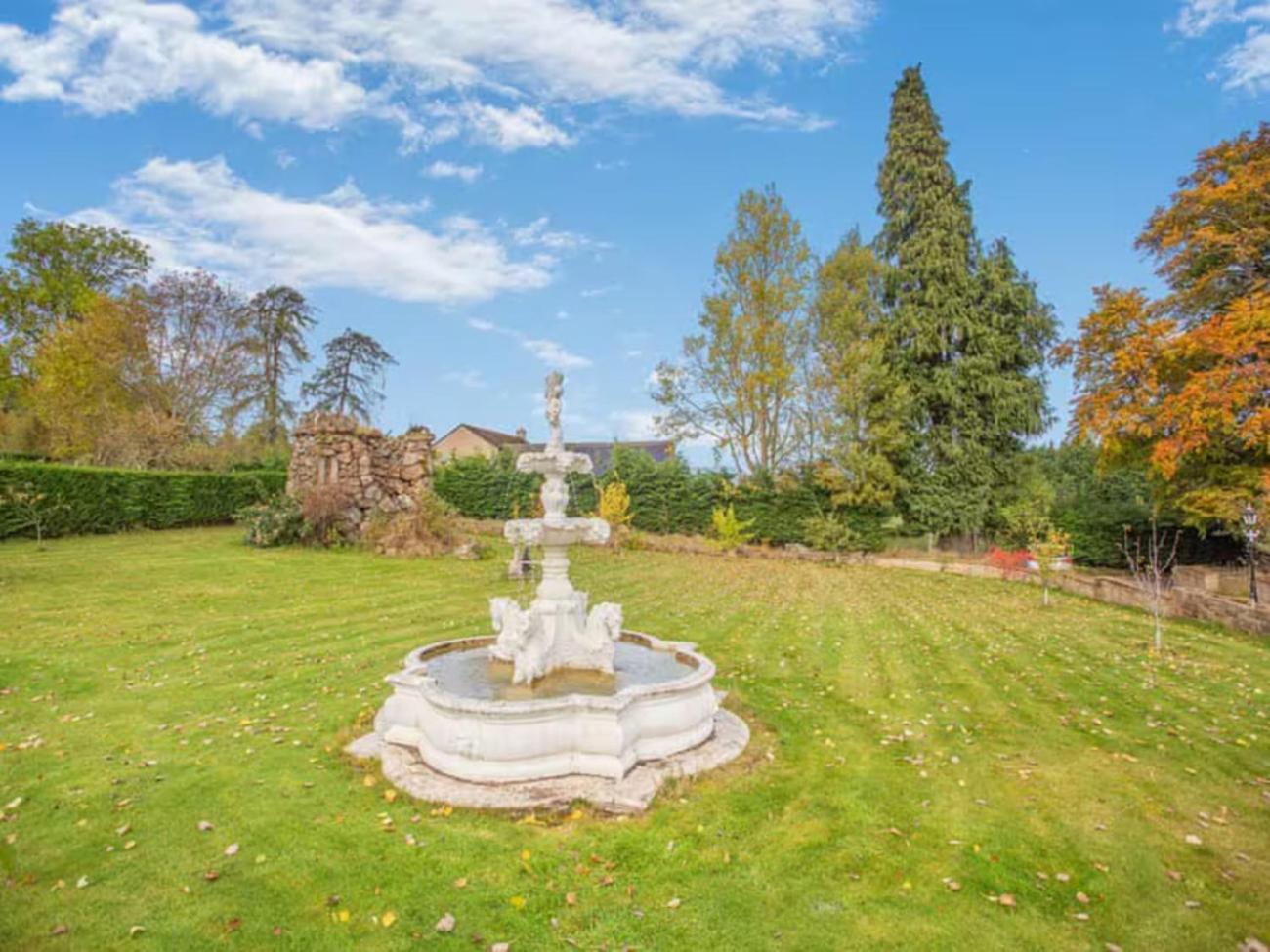 The Doune, Luxury Traditional With Hot Tub