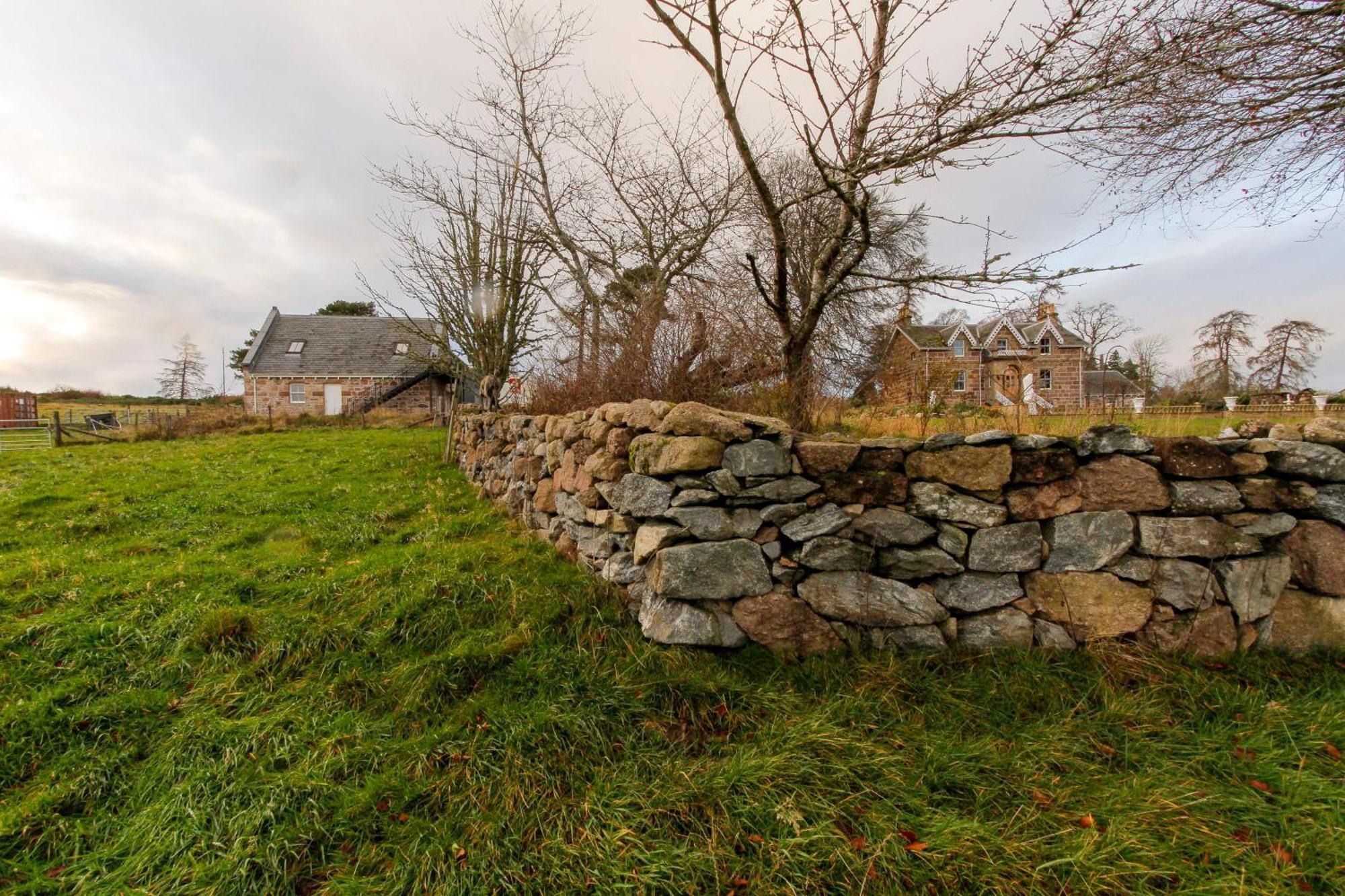 The Doune, Luxury Traditional With Hot Tub * Inverness